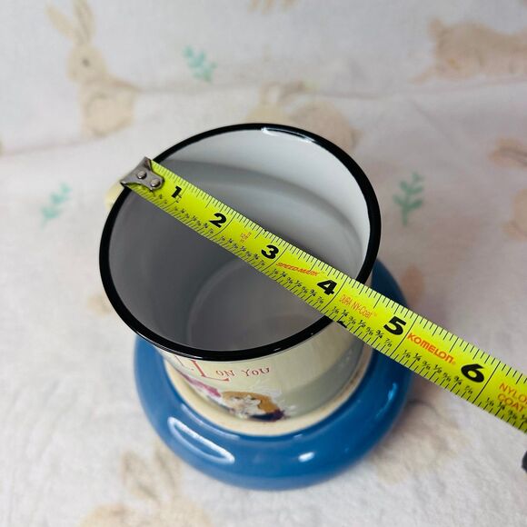 Disney Hocus Pocus "Put A Spell On You" Ceramic
20 Oz Camper Mug - Picture 7 of 7